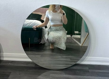 Foto desnuda filtrada de OnlyFans de Beethehotwife