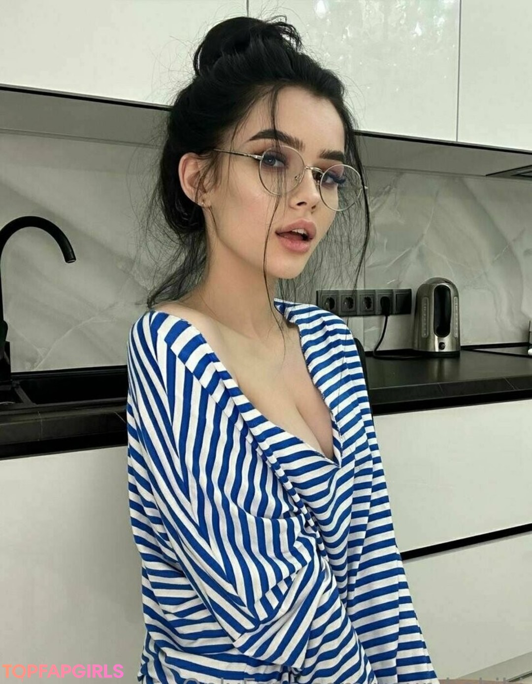 Foto desnuda filtrada de OnlyFans de Yourhabibi #205 Foto desnuda filtrada de OnlyFans de Yourhabibi #205