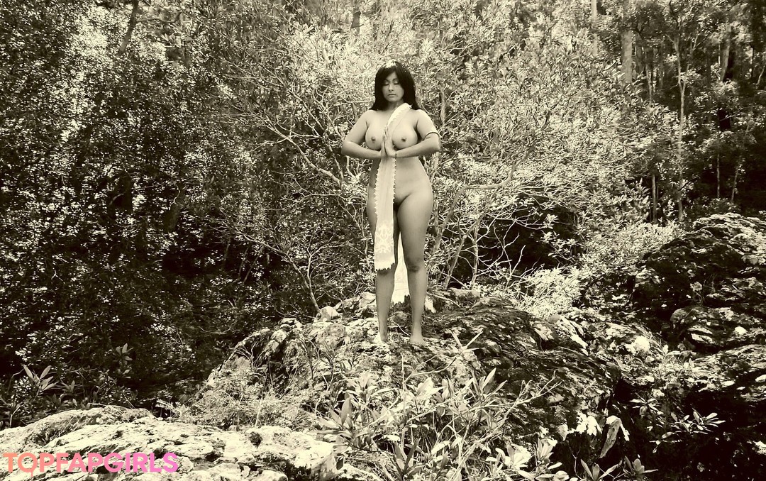 Foto desnuda filtrada de OnlyFans de Aiysha Saagar #48 Foto desnuda filtrada de OnlyFans de Aiysha Saagar #48