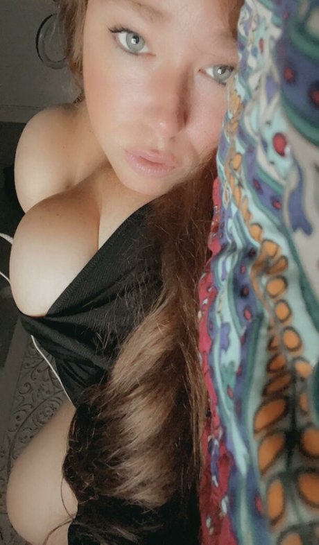 Ivy Mia