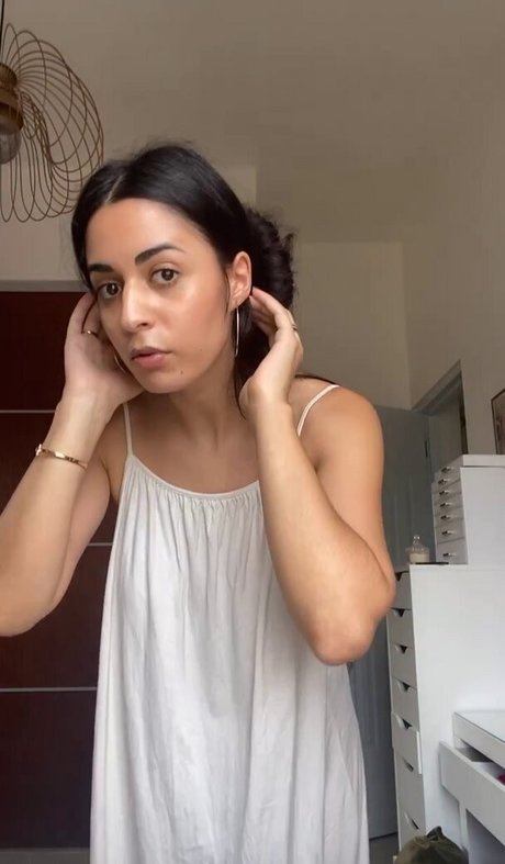 Foto desnuda filtrada de OnlyFans de Shirin Azami