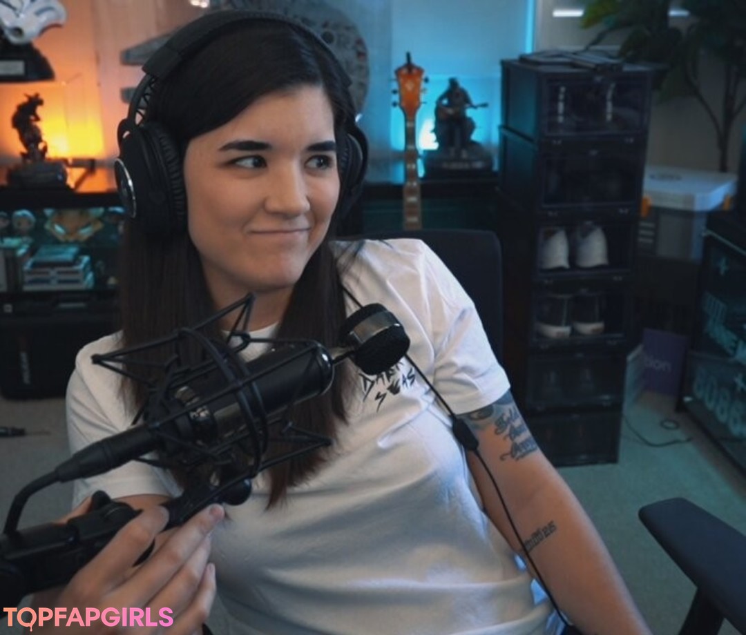 Foto desnuda filtrada de OnlyFans de Annemunition #10 Foto desnuda filtrada de OnlyFans de Annemunition #10