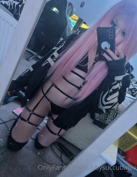 Foto desnuda filtrada de OnlyFans de Subbysuccubabie