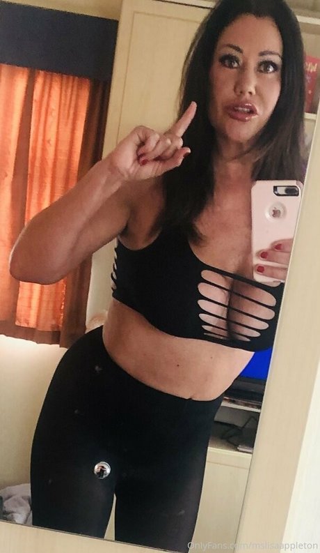 Foto desnuda filtrada de OnlyFans de Mslisaappleton