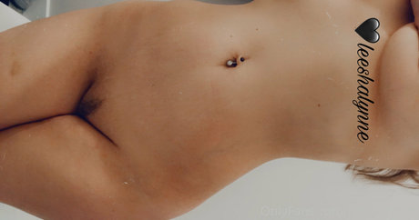Foto desnuda filtrada de OnlyFans de Leeshalynne