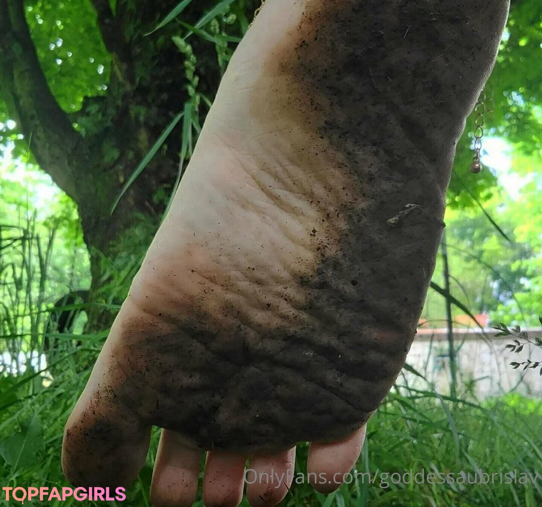 Foto desnuda filtrada de OnlyFans de Goddessaubrislav #8 Foto desnuda filtrada de OnlyFans de Goddessaubrislav #8