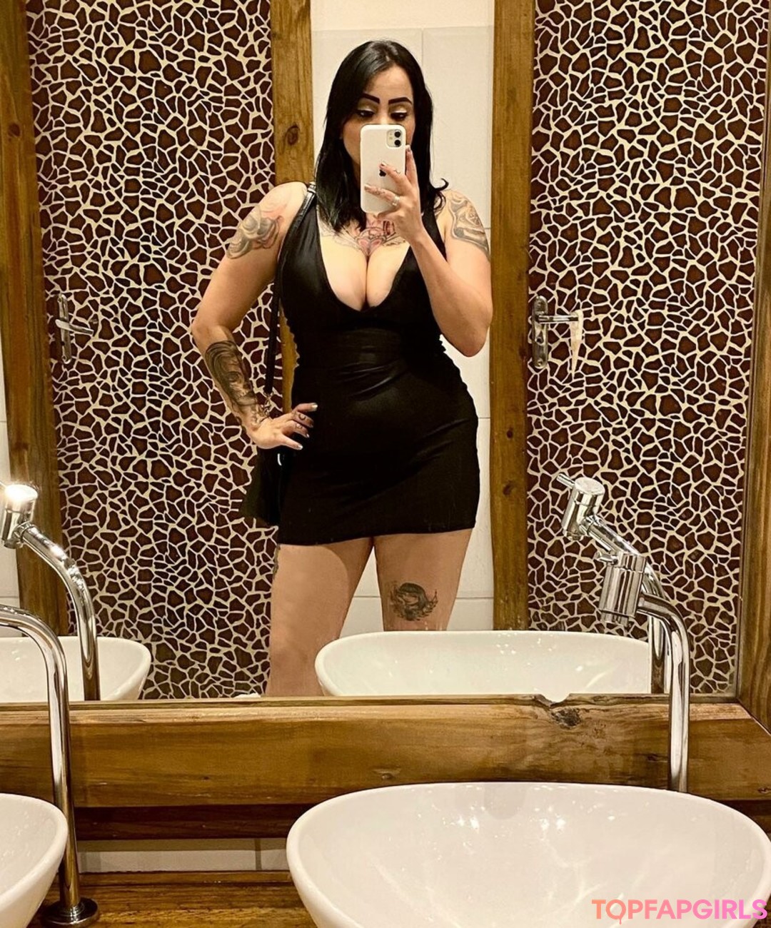 Foto desnuda filtrada de OnlyFans de Deborah Milano #51 Foto desnuda filtrada de OnlyFans de Deborah Milano #51