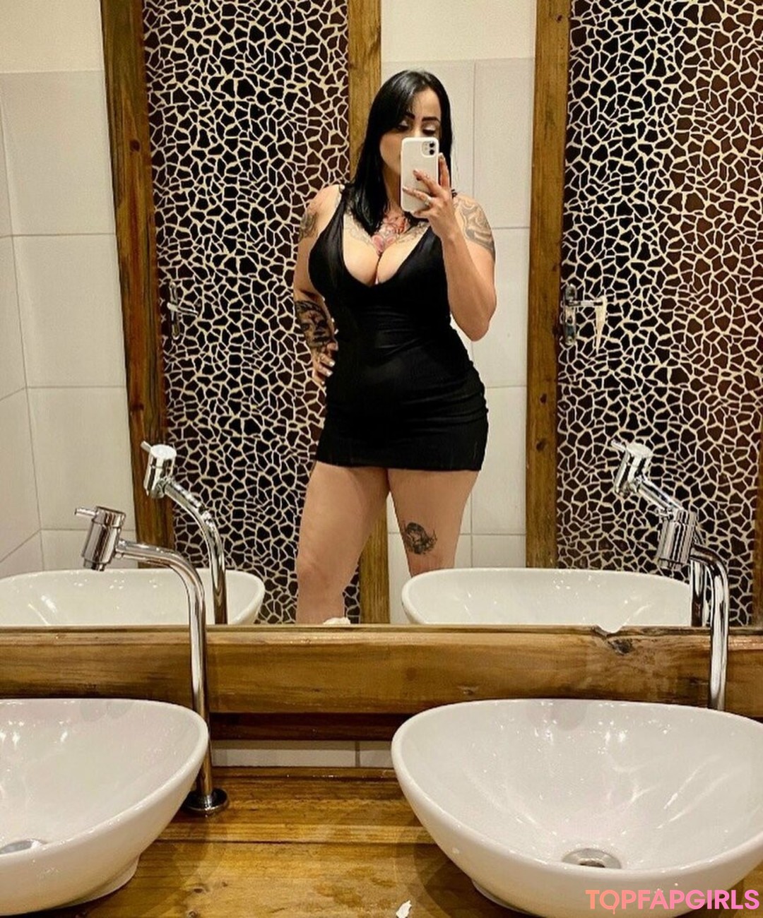 Foto desnuda filtrada de OnlyFans de Deborah Milano #54 Foto desnuda filtrada de OnlyFans de Deborah Milano #54