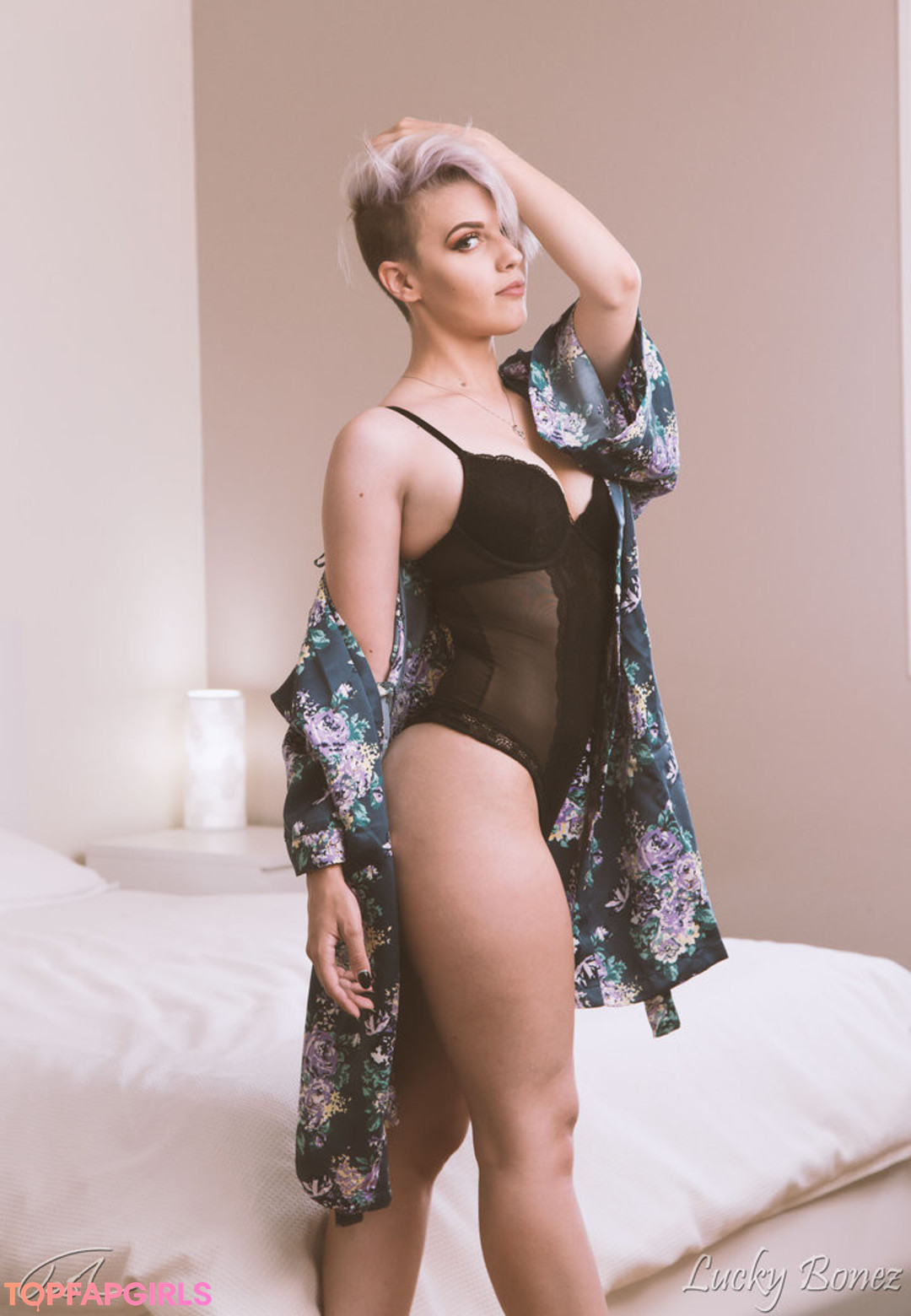 Foto desnuda filtrada de OnlyFans de Luckybonez #825 Foto desnuda filtrada de OnlyFans de Luckybonez #825