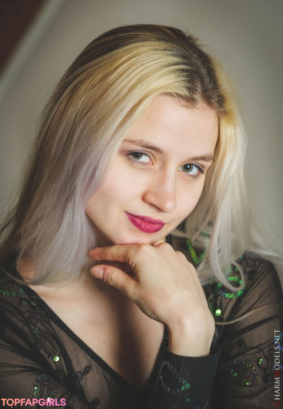 Foto desnuda filtrada de OnlyFans de Charmmodels #2750 Foto desnuda filtrada de OnlyFans de Charmmodels #2750