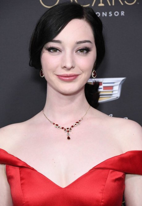 Emma Dumont