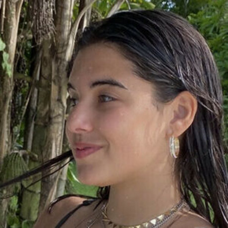 Mia Valdes