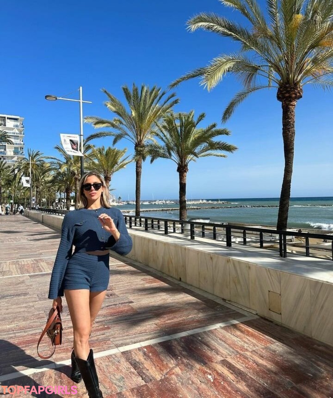 Foto desnuda filtrada de OnlyFans de Carlotad26 #71 Foto desnuda filtrada de OnlyFans de Carlotad26 #71