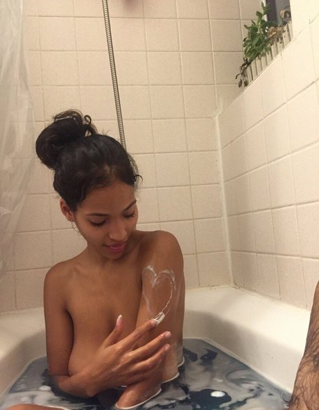 Foto desnuda filtrada de OnlyFans de Jinna Cabrera
