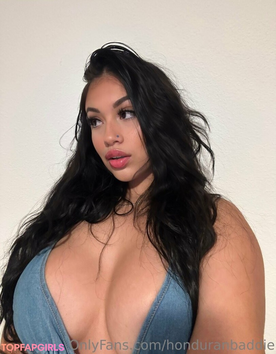 Foto desnuda filtrada de OnlyFans de Honduranbaddie #310 Foto desnuda filtrada de OnlyFans de Honduranbaddie #310