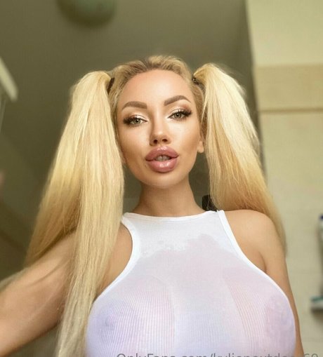Kylienextdoor69