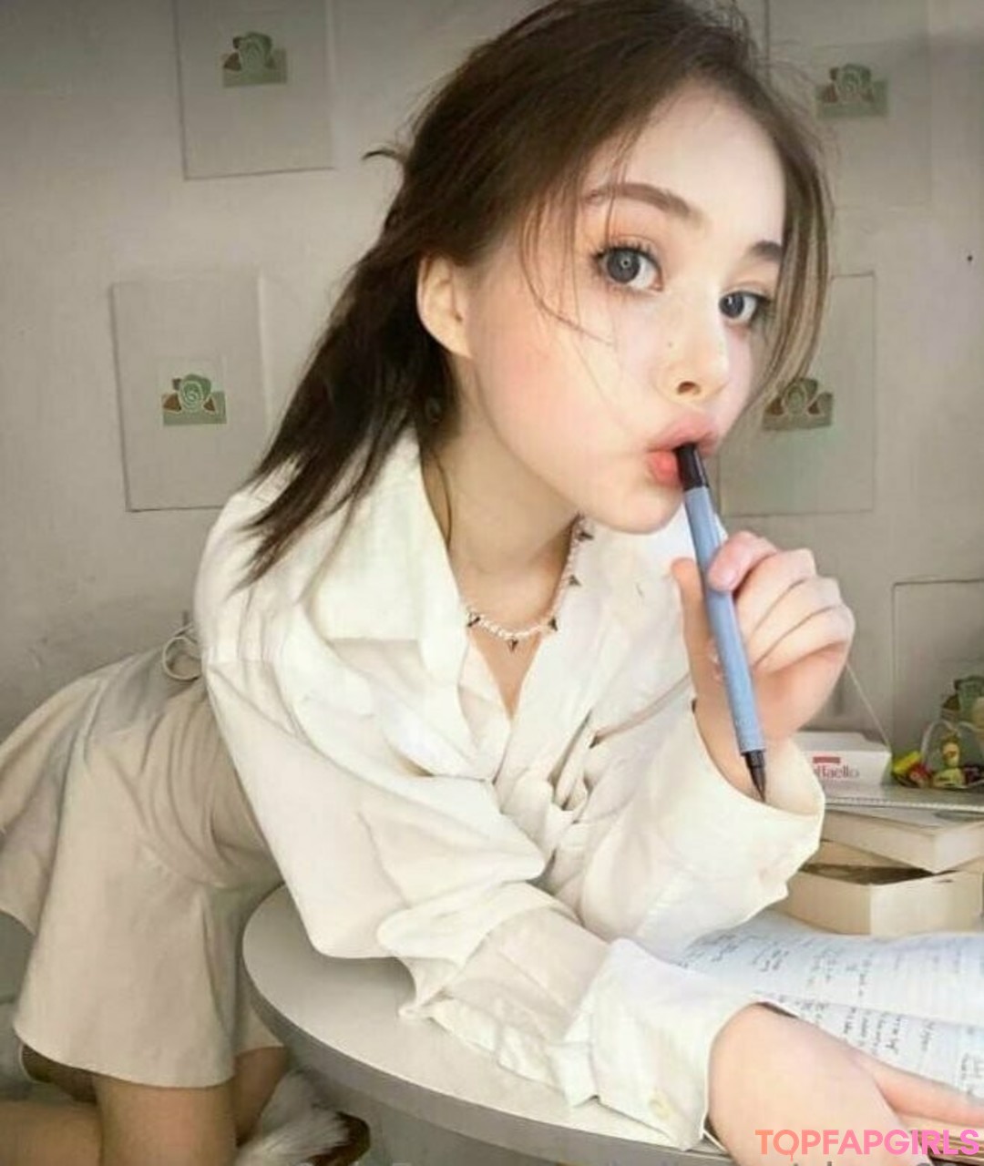 Foto desnuda filtrada de OnlyFans de Kylienextdoor69 #352 Foto desnuda filtrada de OnlyFans de Kylienextdoor69 #352