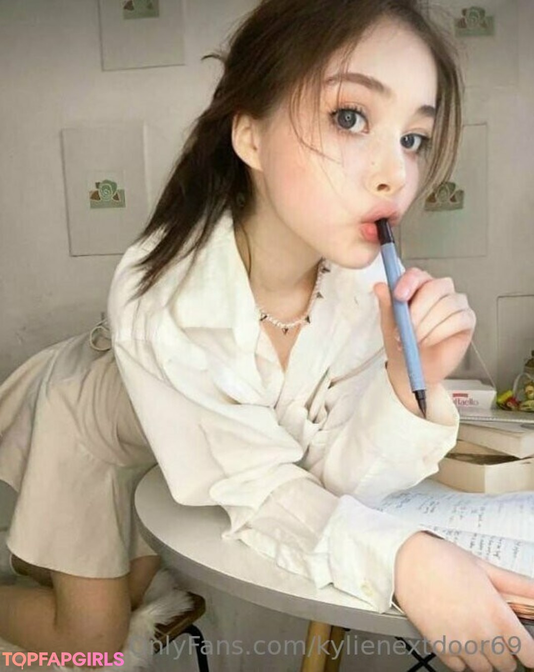 Foto desnuda filtrada de OnlyFans de Kylienextdoor69 #472 Foto desnuda filtrada de OnlyFans de Kylienextdoor69 #472