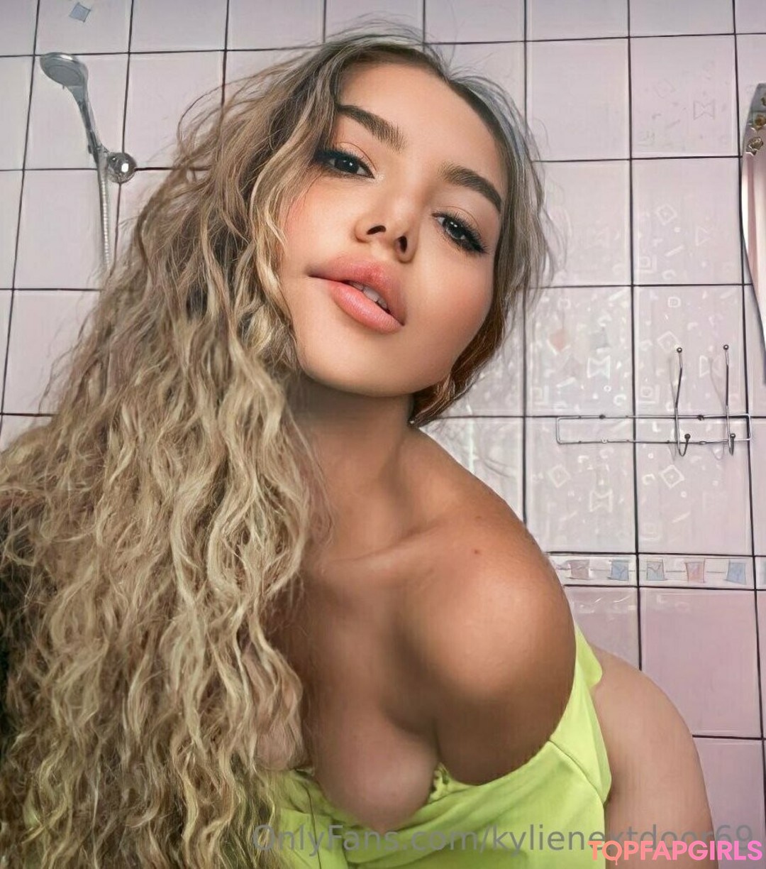 Foto desnuda filtrada de OnlyFans de Kylienextdoor69 #544 Foto desnuda filtrada de OnlyFans de Kylienextdoor69 #544