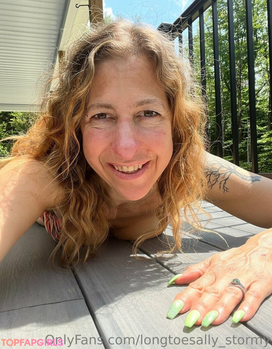 Foto desnuda filtrada de OnlyFans de Longtoesallystormy #4 Foto desnuda filtrada de OnlyFans de Longtoesallystormy #4