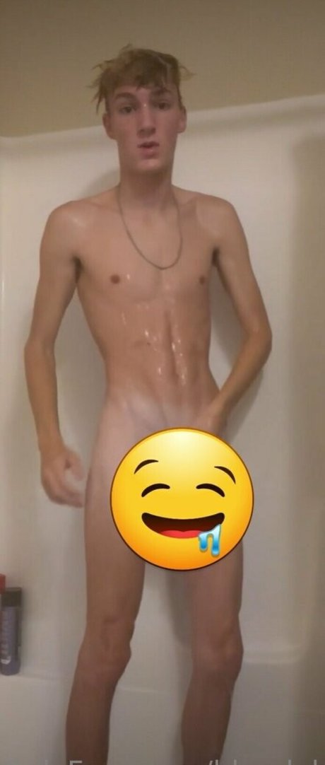 Blondeboybradfree