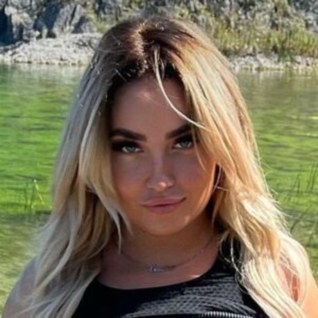 Foto desnuda filtrada de OnlyFans de Belfast
