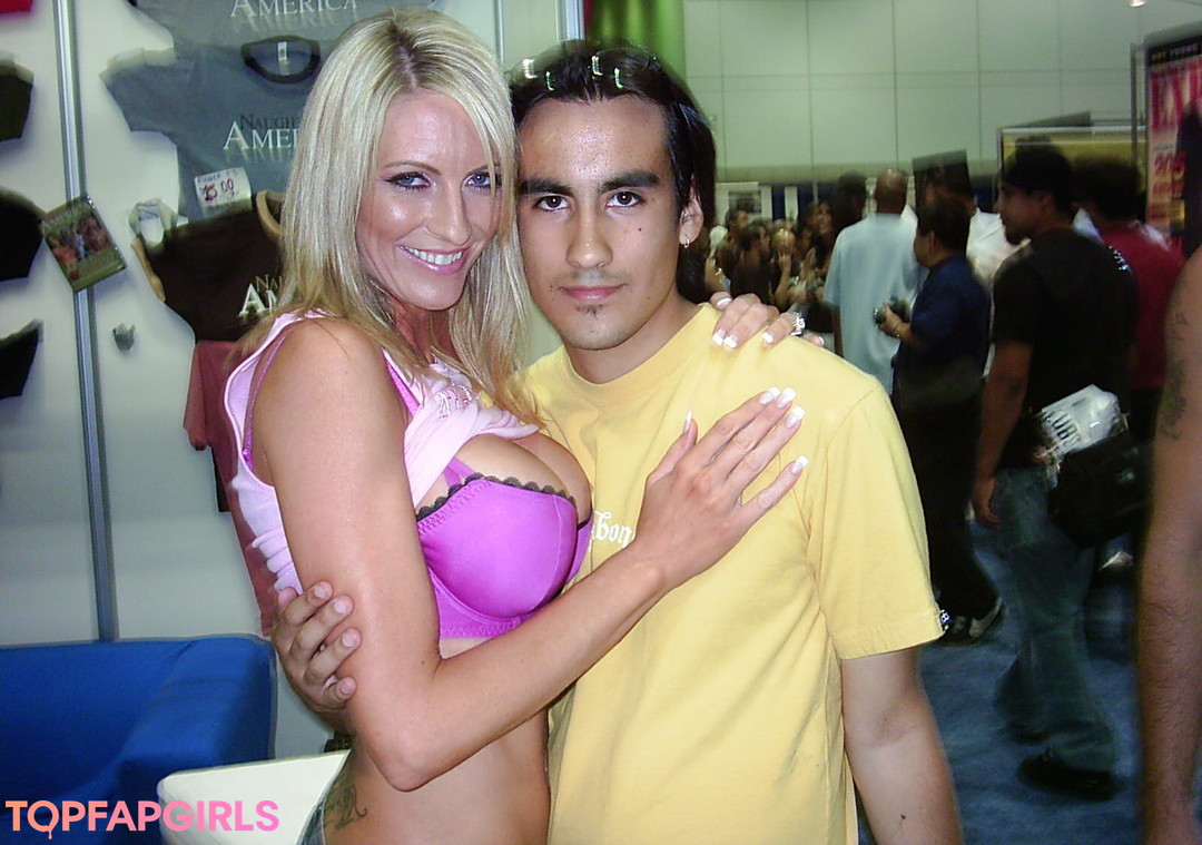 Foto desnuda filtrada de OnlyFans de Emma Starr #407 Foto desnuda filtrada de OnlyFans de Emma Starr #407