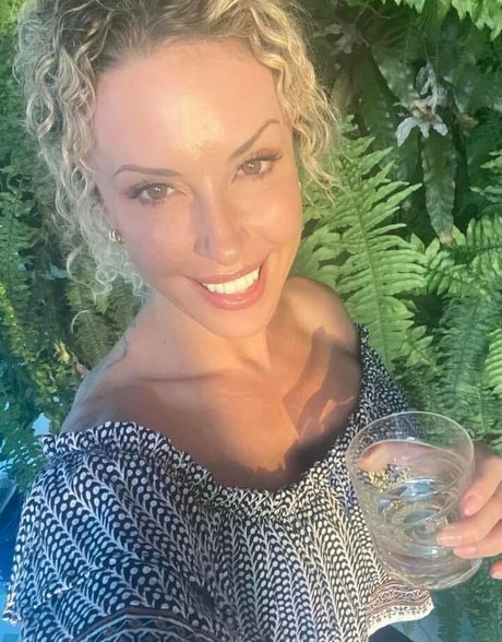 Foto desnuda filtrada de OnlyFans de Sasha West
