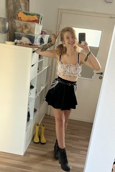Foto desnuda filtrada de OnlyFans de Vleafnin