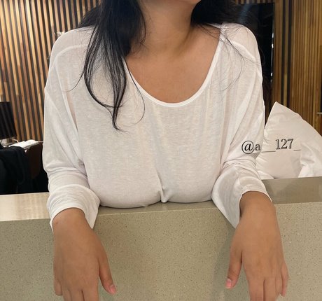 Foto desnuda filtrada de OnlyFans de Hhh1231