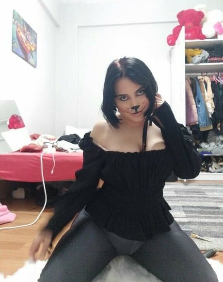 Dilan Dere