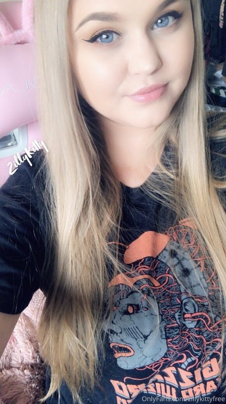 Foto desnuda filtrada de OnlyFans de Zillykittyfree