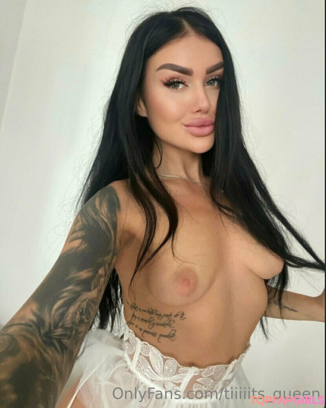 Foto desnuda filtrada de OnlyFans de Tiiiiitsqueen #199 Foto desnuda filtrada de OnlyFans de Tiiiiitsqueen #199