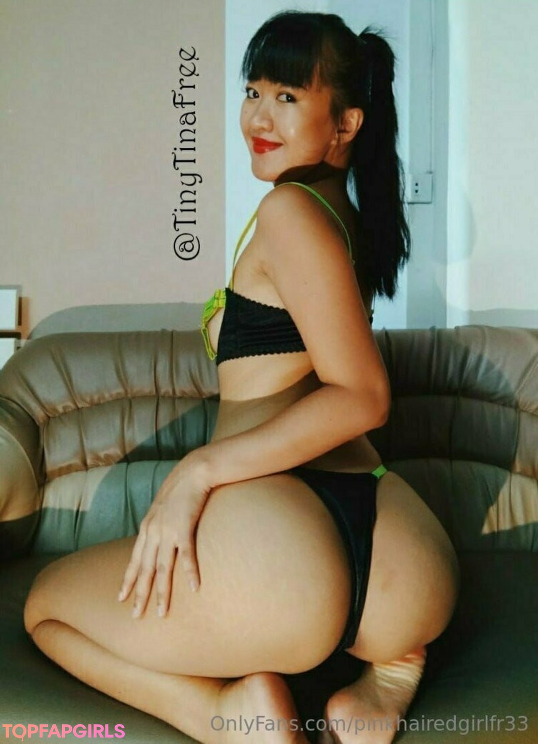 Foto desnuda filtrada de OnlyFans de Pinkhairedgirlfr33 #231 Foto desnuda filtrada de OnlyFans de Pinkhairedgirlfr33 #231