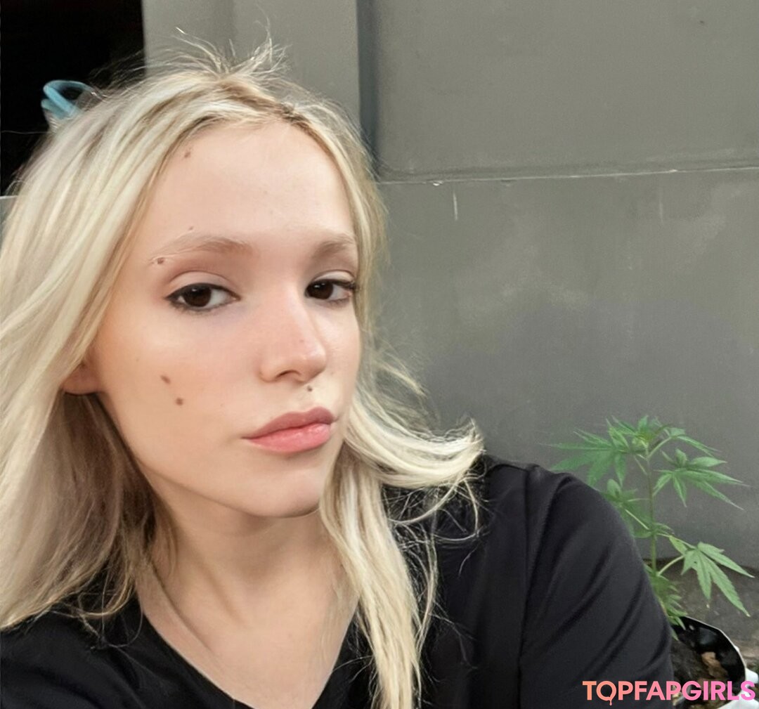 Foto desnuda filtrada de OnlyFans de Azuraromanov #10 Foto desnuda filtrada de OnlyFans de Azuraromanov #10