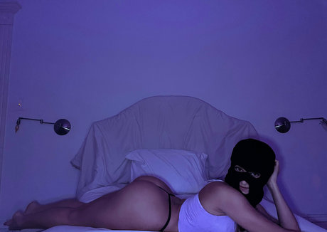 Foto desnuda filtrada de OnlyFans de Bellabluntz