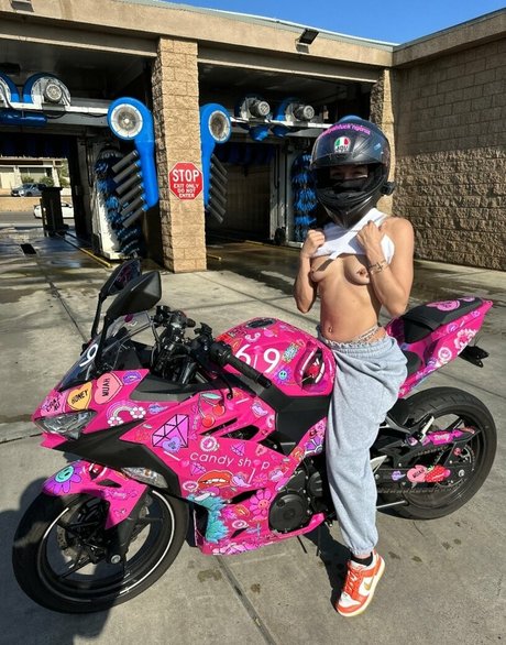 Aaliyahfuckingcruz