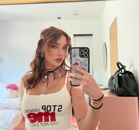 Foto desnuda filtrada de OnlyFans de Olivia Obrien