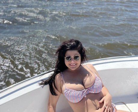 Foto desnuda filtrada de OnlyFans de Sassraymond