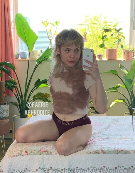 Foto desnuda filtrada de OnlyFans de Faerieaphrodite