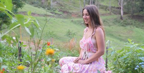 Foto desnuda filtrada de OnlyFans de Mother The Mountain Farm