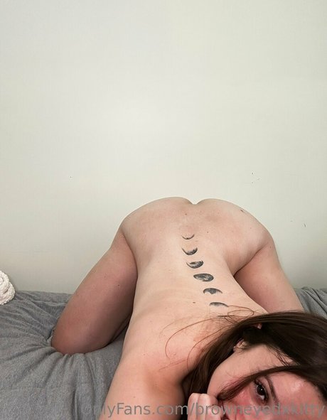 Foto desnuda filtrada de OnlyFans de Browneyedxkitty