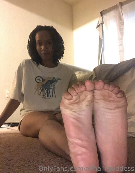 Foto desnuda filtrada de OnlyFans de Allhailrgoddess