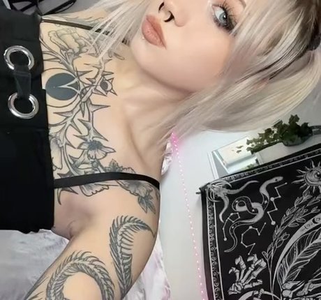Foto desnuda filtrada de OnlyFans de Alisawaifu