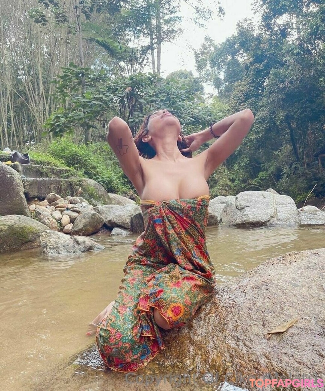 Foto desnuda filtrada de OnlyFans de Cikgumelati1 #83 Foto desnuda filtrada de OnlyFans de Cikgumelati1 #83