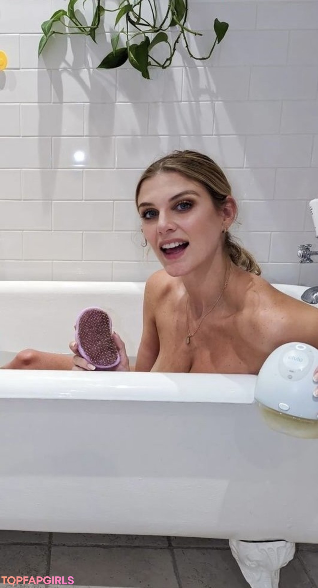 Foto desnuda filtrada de OnlyFans de Ashley James #13 Foto desnuda filtrada de OnlyFans de Ashley James #13