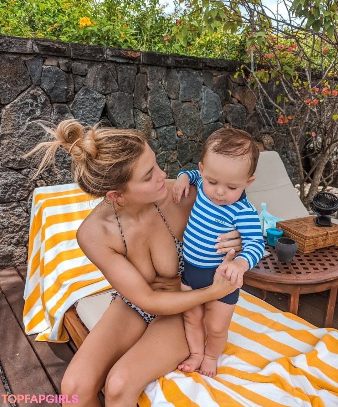 Foto desnuda filtrada de OnlyFans de Ashley James #93 Foto desnuda filtrada de OnlyFans de Ashley James #93