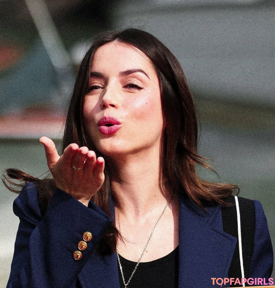 Foto desnuda filtrada de OnlyFans de Ana De Armas #360 Foto desnuda filtrada de OnlyFans de Ana De Armas #360