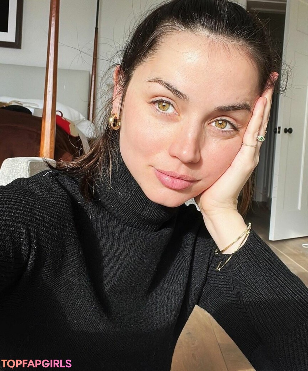 Foto desnuda filtrada de OnlyFans de Ana De Armas #550 Foto desnuda filtrada de OnlyFans de Ana De Armas #550