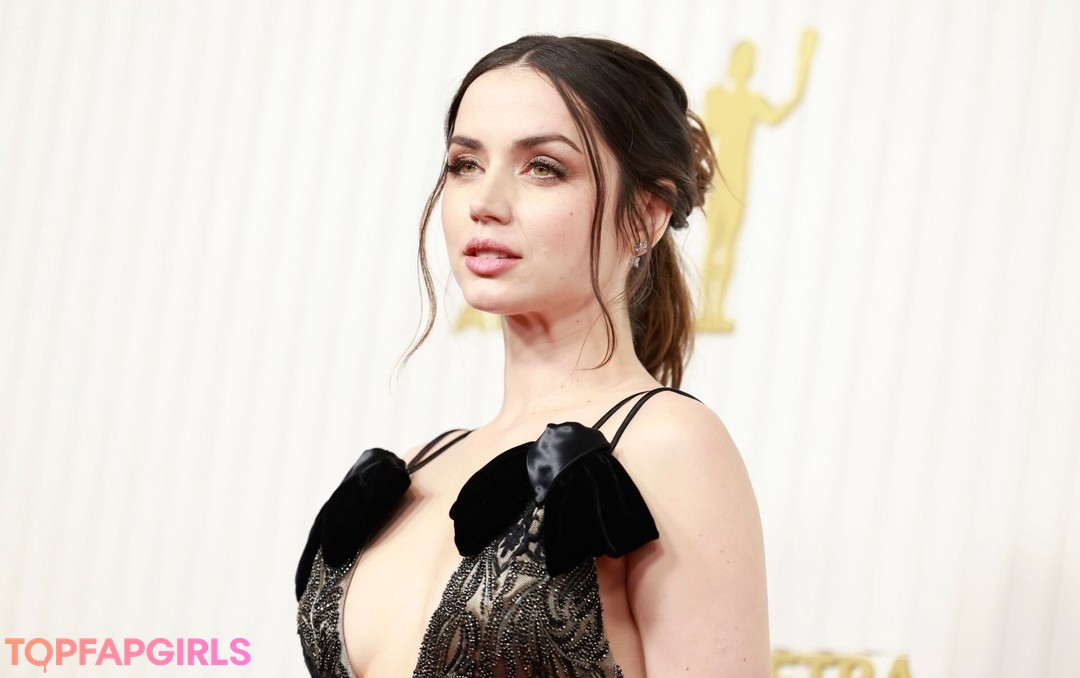 Foto desnuda filtrada de OnlyFans de Ana De Armas #684 Foto desnuda filtrada de OnlyFans de Ana De Armas #684